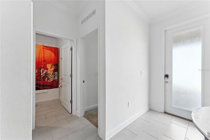 Image No.22-6 Bed Property for sale