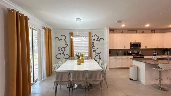 Image No.28-6 Bed Property for sale