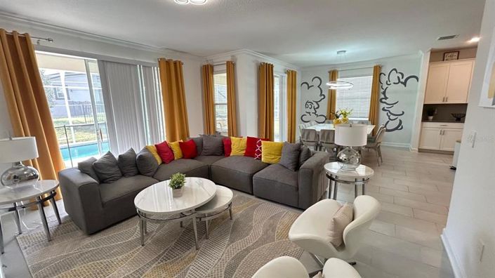 Image No.30-6 Bed Property for sale