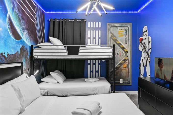 Image No.60-6 Bed Property for sale