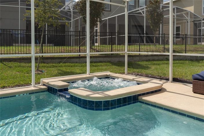 Image No.68-6 Bed Property for sale