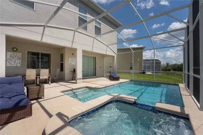 Image No.69-6 Bed Property for sale