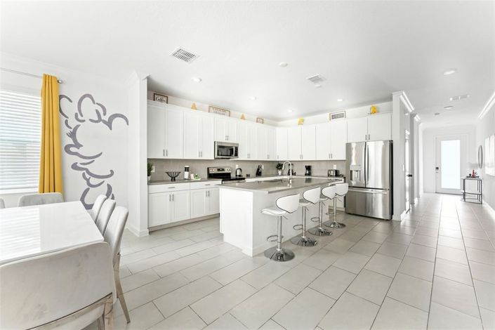 Image No.9-6 Bed Property for sale