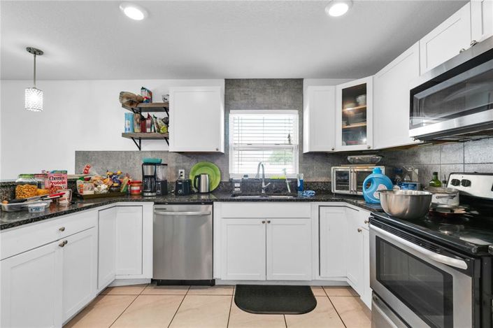 Image No.16-3 Bed Property for sale