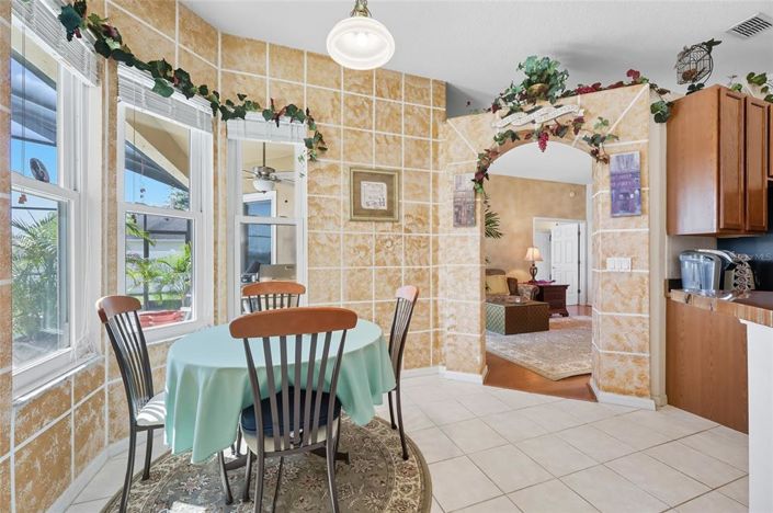 Image No.10-4 Bed Property for sale