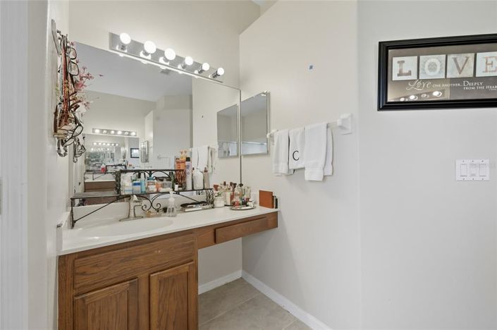 Image No.16-4 Bed Property for sale