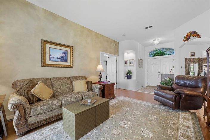 Image No.6-4 Bed Property for sale