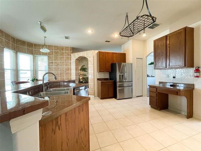 Image No.9-4 Bed Property for sale