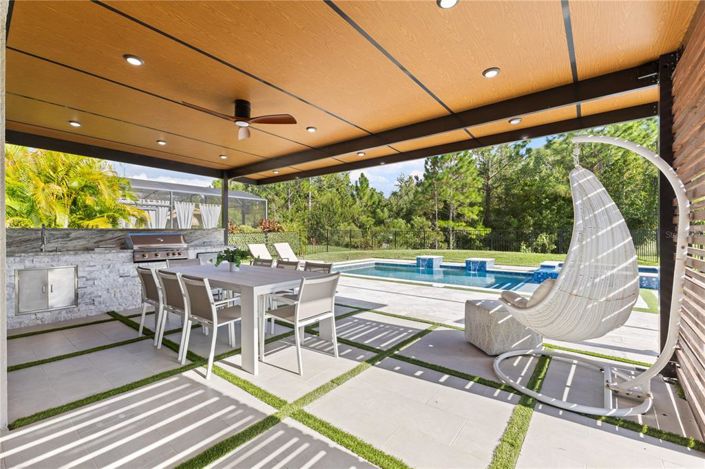 Image No.32-5 Bed Property for sale