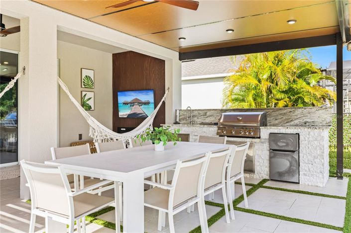 Image No.36-5 Bed Property for sale