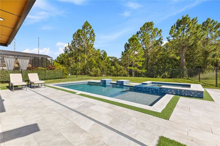 Image No.37-5 Bed Property for sale