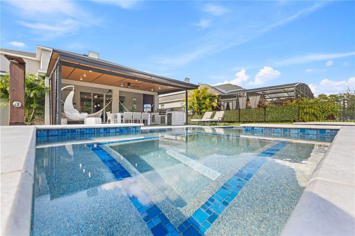 Image No.41-5 Bed Property for sale