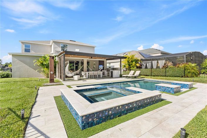 Image No.43-5 Bed Property for sale