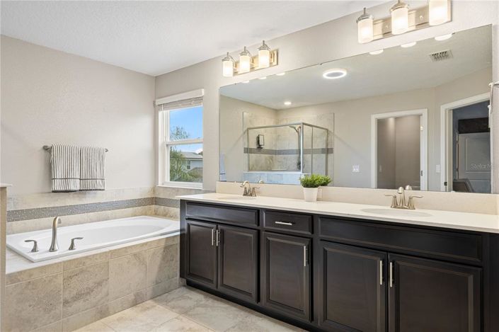 Image No.64-5 Bed Property for sale