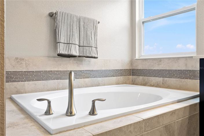 Image No.65-5 Bed Property for sale