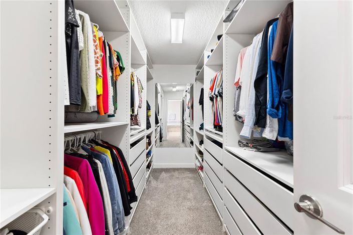 Image No.68-5 Bed Property for sale