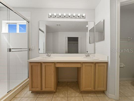 Image No.25-5 Bed Property for sale