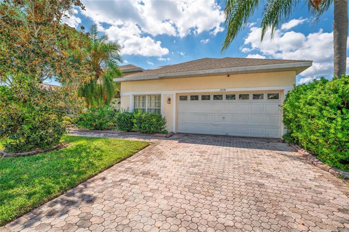 Image No.2-6 Bed Property for sale