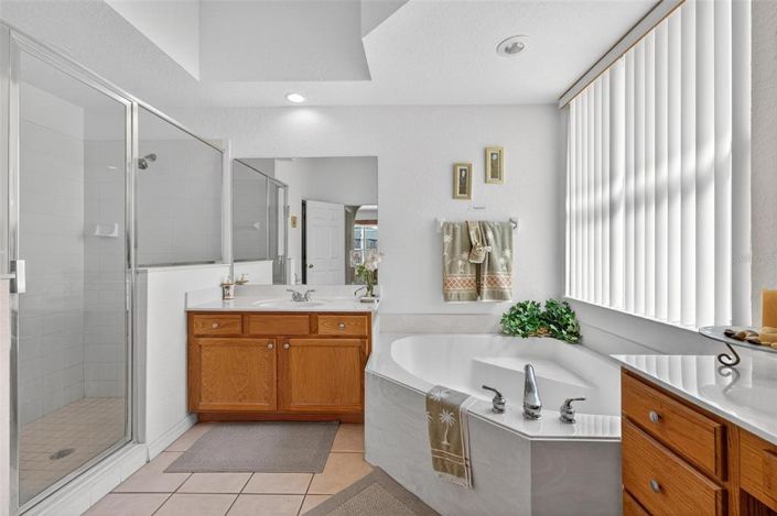 Image No.30-6 Bed Property for sale