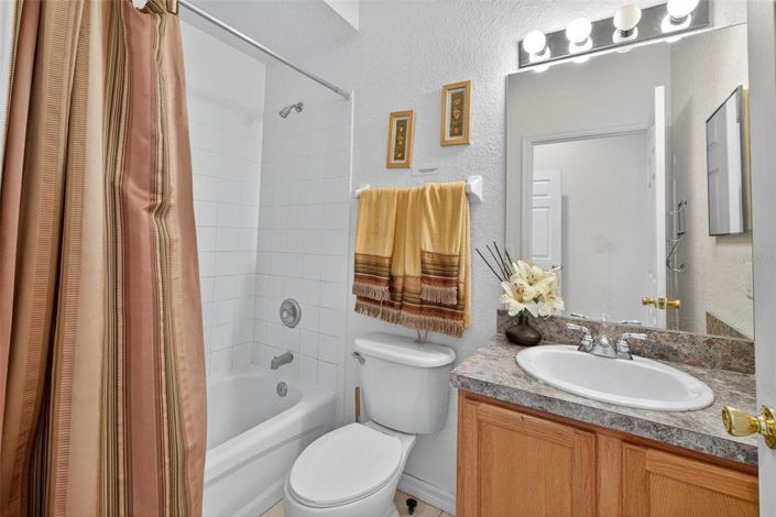 Image No.44-6 Bed Property for sale