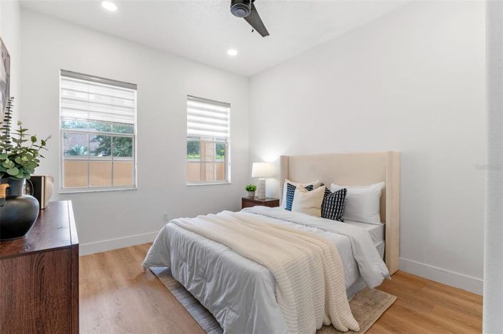 Image No.17-5 Bed Property for sale