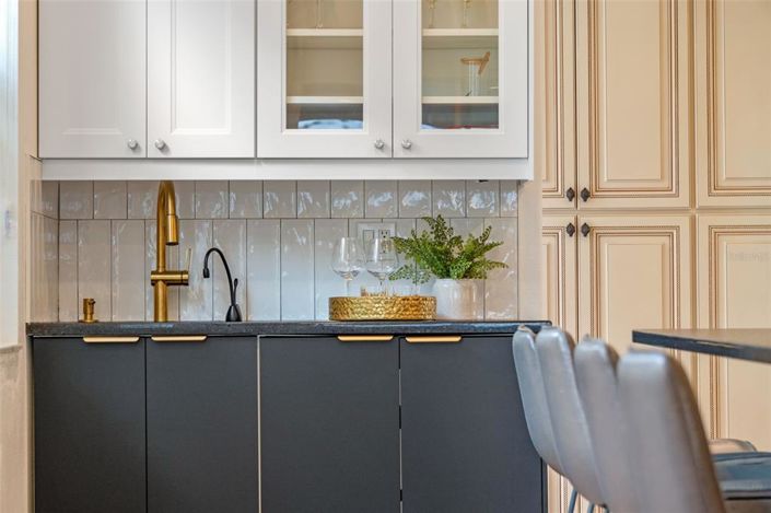 Image No.6-5 Bed Property for sale