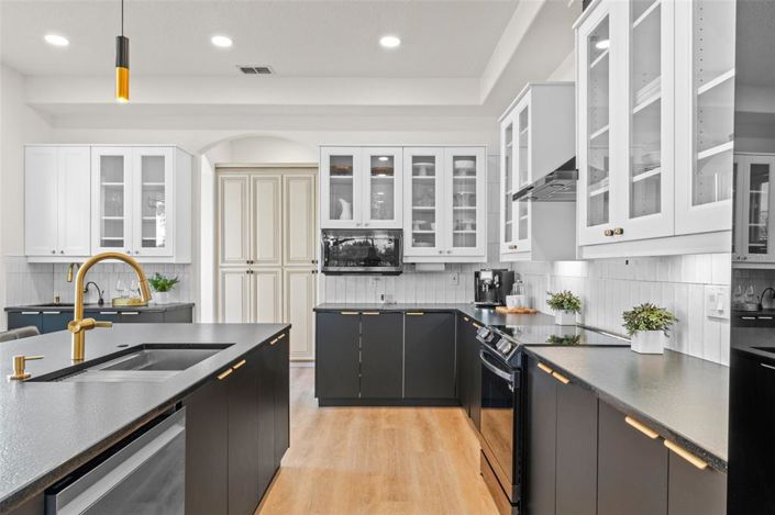 Image No.7-5 Bed Property for sale