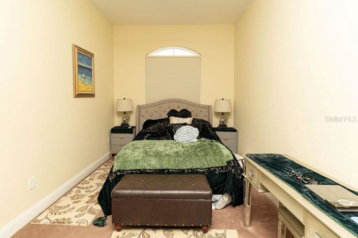 Image No.13-6 Bed Property for sale