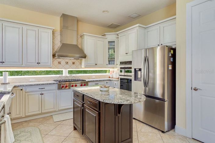 Image No.21-6 Bed Property for sale