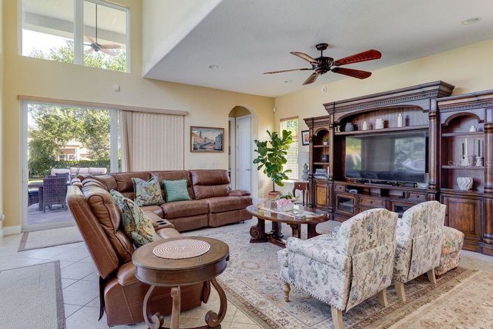 Image No.23-6 Bed Property for sale