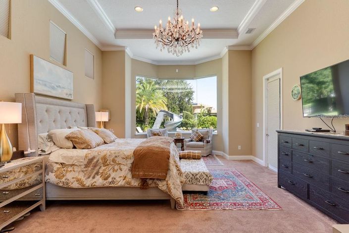 Image No.27-6 Bed Property for sale