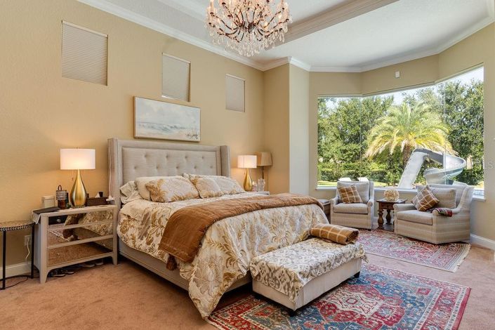 Image No.28-6 Bed Property for sale