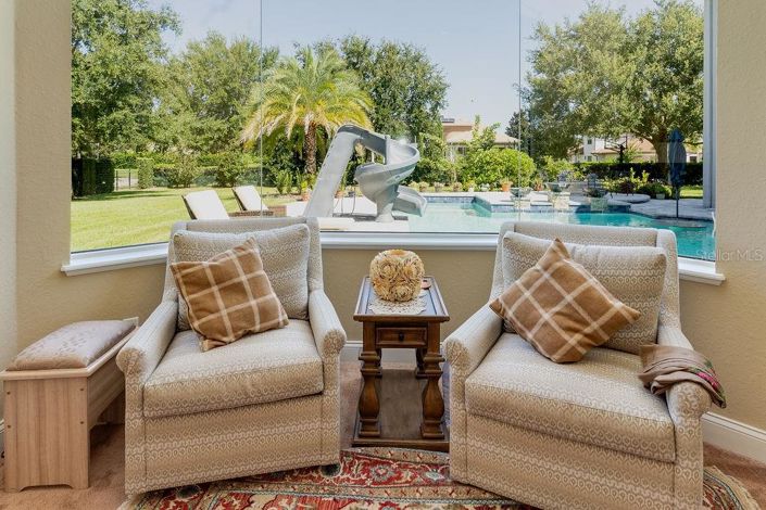 Image No.30-6 Bed Property for sale