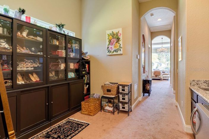 Image No.32-6 Bed Property for sale