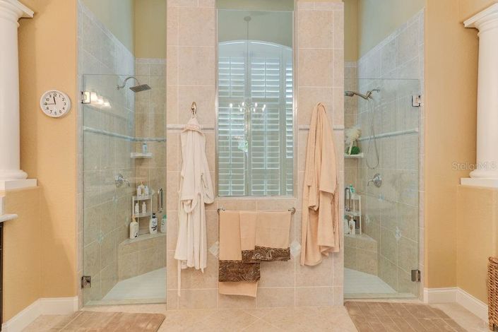 Image No.36-6 Bed Property for sale