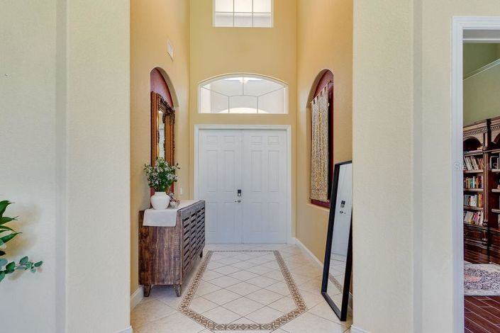 Image No.40-6 Bed Property for sale