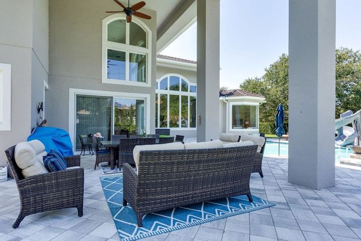 Image No.55-6 Bed Property for sale