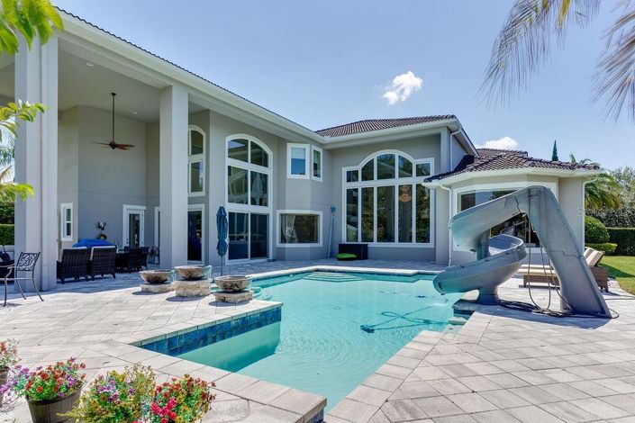 Image No.59-6 Bed Property for sale