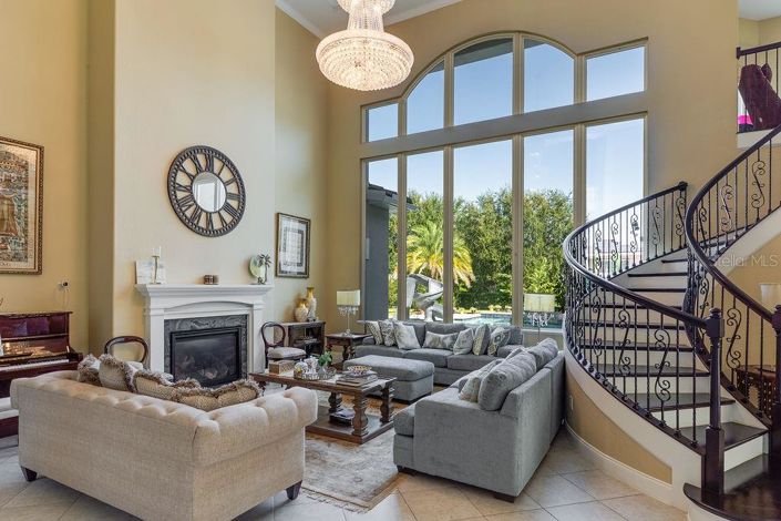 Image No.7-6 Bed Property for sale