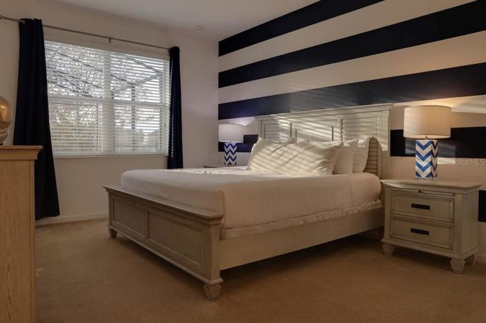 Image No.11-6 Bed Property for sale