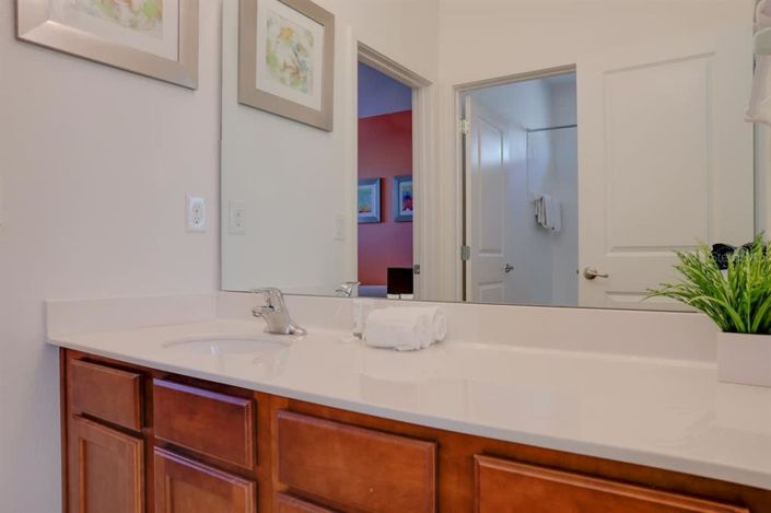 Image No.17-6 Bed Property for sale