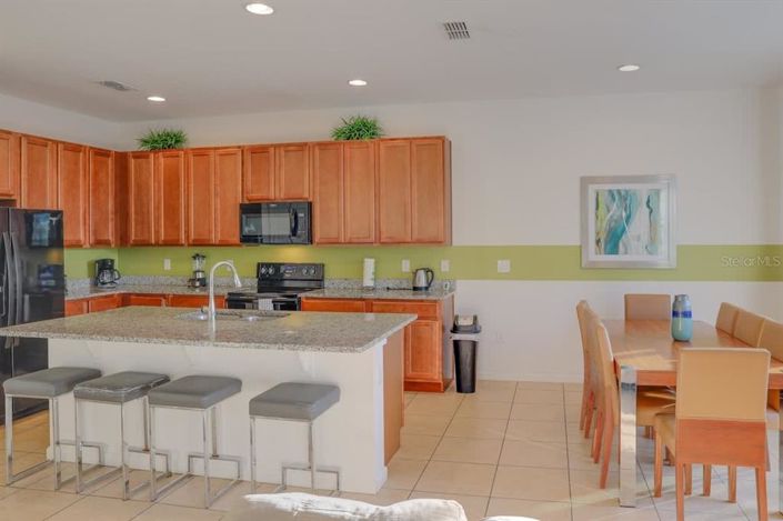 Image No.4-6 Bed Property for sale