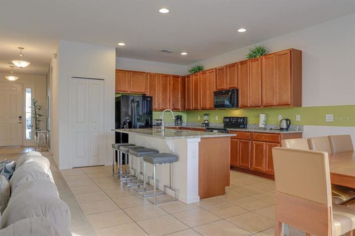 Image No.5-6 Bed Property for sale