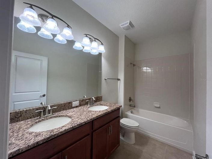 Image No.12-4 Bed Property for sale