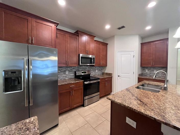 Image No.15-4 Bed Property for sale