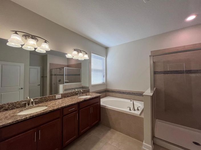 Image No.16-4 Bed Property for sale