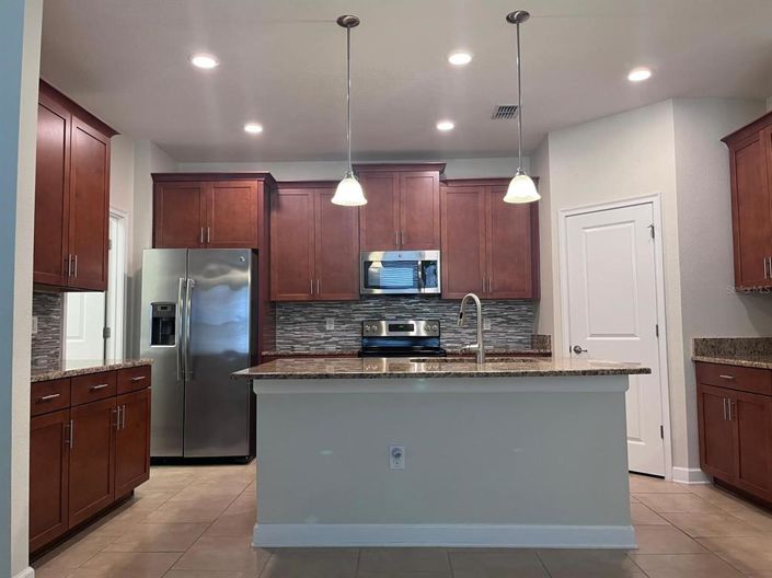 Image No.28-4 Bed Property for sale