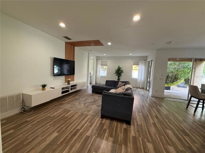 Image No.13-5 Bed Property for sale