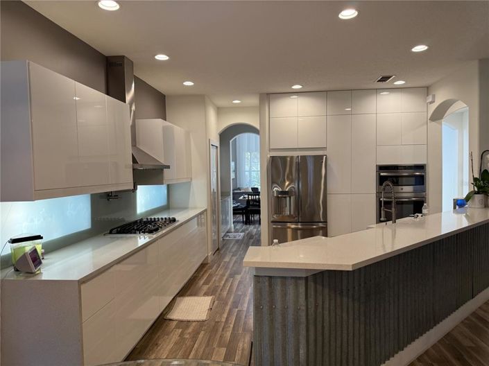 Image No.15-5 Bed Property for sale