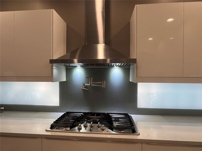 Image No.20-5 Bed Property for sale